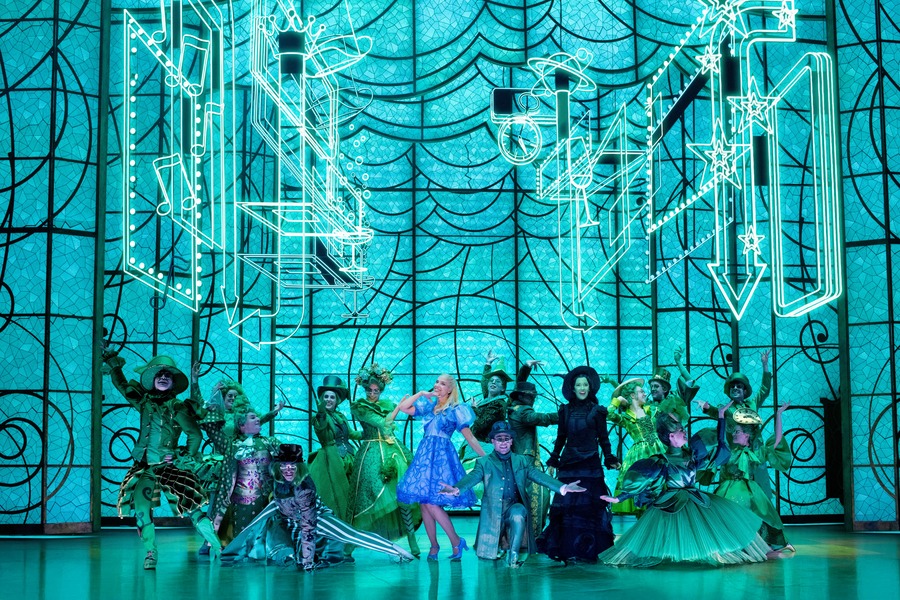 bloggif 68e128f4c2f2a