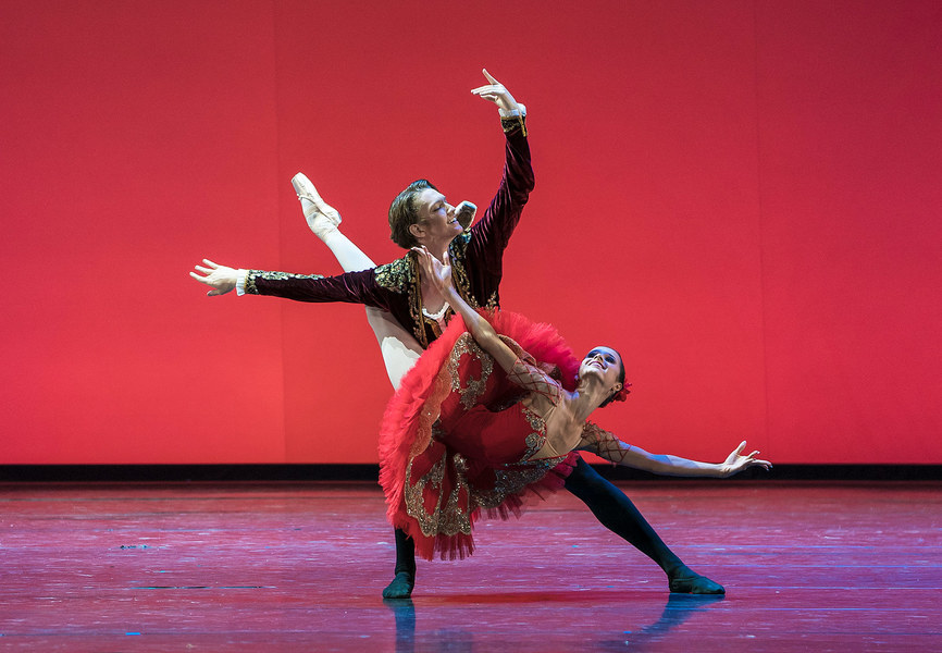 bloggif 690a4a407e653